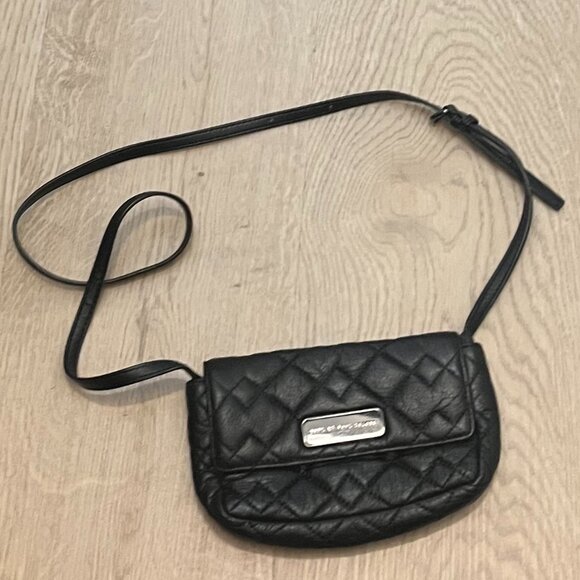 Marc By Marc Jacobs Handbags - Marc by Marc Jacobs Black Leather Quilted Juli Crossbody